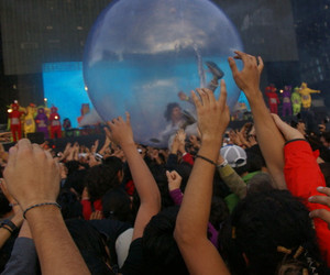 The Flaming Lips geben Bubble-Konzert