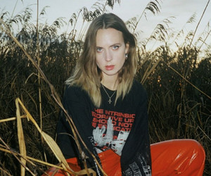 MØ kündigt neues Album an