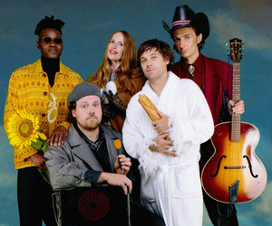 Die neue Single von Metronomy